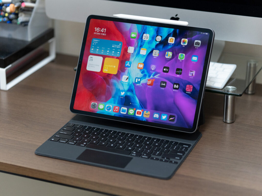 Magic KeyboardをつけたiPad Pro 2020 12.9インチ